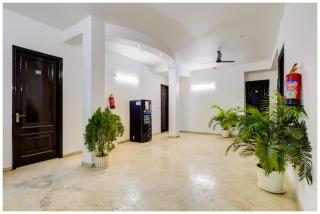 HOTEL NIRVANA PALACE Near Shri Mahakaleshwar Jyotirlinga Temple - BEST HOTEL - Ujjain - 1