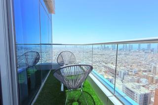 Penthouse 75 inch TV Sea View - Manama - 7
