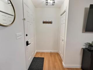 The Sawyer Hideaway - 3BR 2B with Hot Tub & Fire Pit - 5 mins to beach - Sawyer - 4