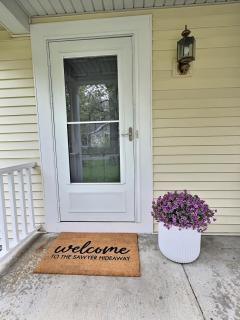 The Sawyer Hideaway - 3BR 2B with Hot Tub & Fire Pit - 5 mins to beach - Sawyer - 6