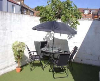 Double ground floor room near shop and metro station - Londres - 1