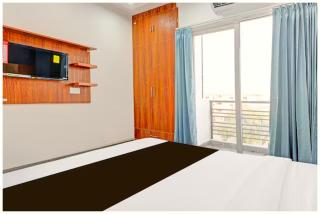 HOTEL THE DAWN STAY Near Shri Mahakaleshwar Jyotirlinga Temple - Best Hotel - Ujjain - 1