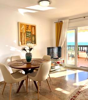 Beachfront Penthouse Apartment with Large Terrace and Breathtaking Sea Views close to Marbella Spain - Mijas - 2