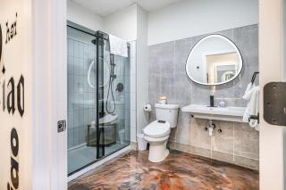 New Loft 3 min to Local hospitals Sleeps 4 - Pittsburgh - 8