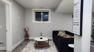 Immaculate suite in Airdrie - Airdrie - 0