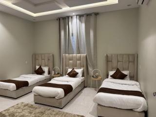 The Ground Luxe 6BR Luxury with Courtyard Charm - Ta'if - 4