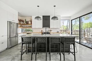 Rooftop Deck, DT City Views, Modern Eastside Oasis - Austin - 9
