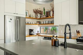 Rooftop Deck, DT City Views, Modern Eastside Oasis - Austin - 4