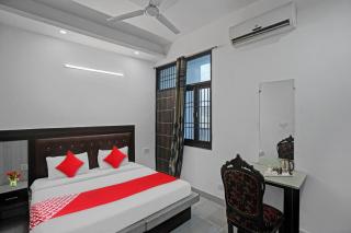 Flagship New Signature Hotel Near Iskcon Temple Noida - Indirapuram - 0