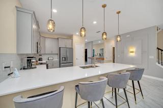 Last Minute Disney Getaway! Private Pool, Hot Tub & Games Room. Book Now! #29578 - Kissimmee - 1