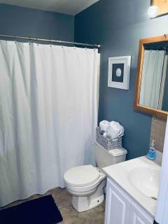Lakeside Stay For Two By Wet Feet Retreats - Four Seasons - 8