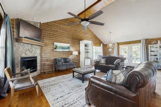 Beaver Lake Pool House - Rogers - 9