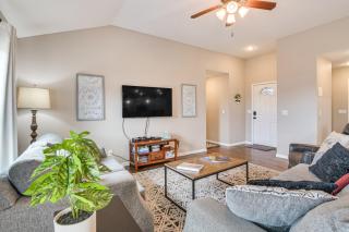 Ozark Home Pool Access, Deck and Fenced Yard - Ozark - 9