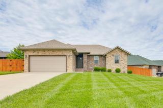 Ozark Home Pool Access, Deck and Fenced Yard - Ozark - 8