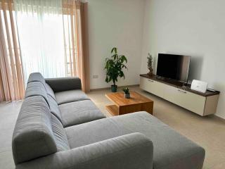 Brand New 2-bedroom Apartment - Excellent location - 9