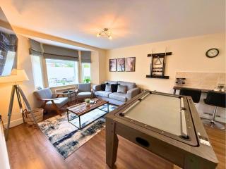 1-King Bed House, near City Centre, Pool Table - Heaton - 0