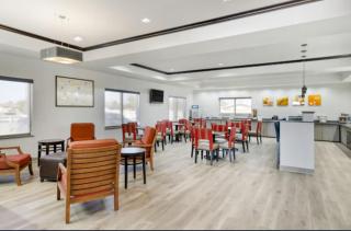 Comfort Suites - Pecos - 8