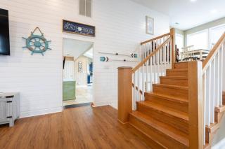 Less than 5min Walk to Beach with Pool Fire Pit - Corolla - 1