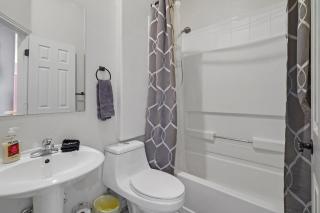 HUGE Downtown Getaway! w/Hot Tub - 1