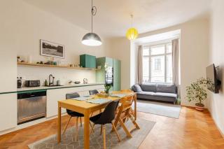 Live like a local family in Letna - 0