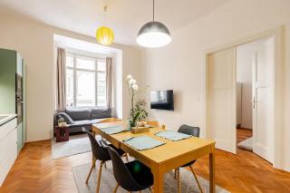 Live like a local family in Letna - Prague - 9