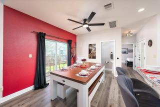 Upstay East Austin Retreat w Yard - 5min to Downtown - Austin - 7