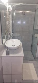 Rozalina & Mairy apartment - Atenas - 3