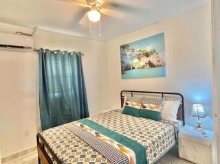 Rare find! Cozy 2-bedroom Apartment in Venetian Road - 9