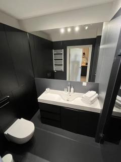 Central, quiet, modern apartment with great view - Poznań - 2