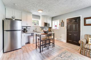 2 Mi to Main Street Cabin with Hot Tub in Monterey! - Monterey - 5