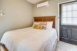 2 Mi to Main Street Cabin with Hot Tub in Monterey! - Monterey - 2