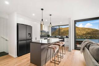 Offers contemporary Living !! - Queenstown - 7