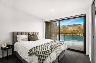 Offers contemporary Living !! - Queenstown - 3