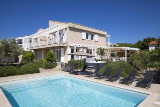 Villa BELLA - beautiful and modern house with pool, souna, jacuzzi & playground, Ližnjan - Istra - Ližnjan - 9