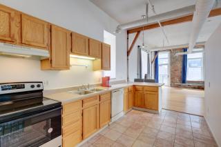 Walk to Eats, Galleries & Shops: Dtwn Omaha Condo - 1