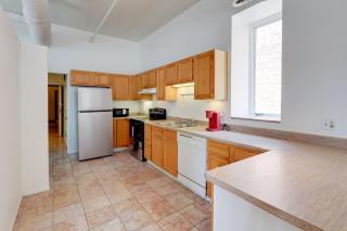 Walk to Eats, Galleries & Shops: Dtwn Omaha Condo - 3