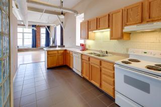 Prime Old Market Location Walkable Omaha Condo! - Omaha - 3