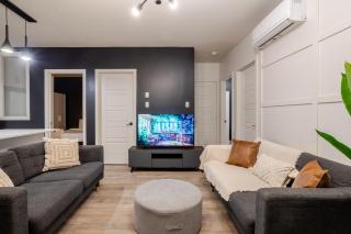 The Urban Haven 4BR in the Heart of Plateau MTL - Montréal - 9