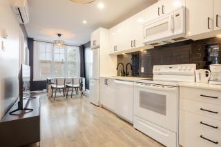 Spacious 4BR 2BA in the Plateau Montreal - Montréal - 3