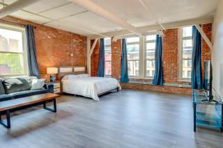 Steps to Shops & Eats: Dtwn Omaha Gem! - 7