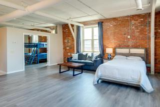 Steps to Shops & Eats: Dtwn Omaha Gem! - 5