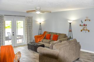 Lanai and Pond at Tranquil Bradenton Retreat! - Bradenton - 4