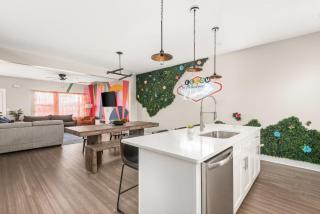 NashVegas Theme Large Home - 5