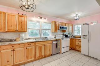 Home 1 Mi to Dtwn Conway Great for Beach Days! - Conway - 3
