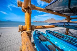 Stylish Summer 2BR Retreat w Pool & Beach Access - Ensenada Blanca - 6