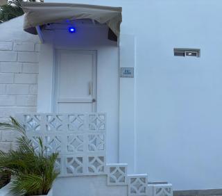 Sky House - - 4