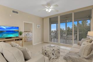 Bay Front Bliss and Short Stroll to the Beach - Naples - 0