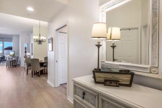 Stylish Living Just Steps from the Beach - Naples - 9