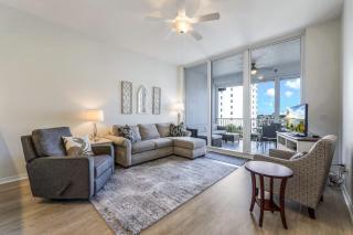 Stylish Living Just Steps from the Beach - Naples - 0