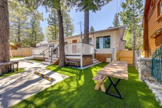 Walk to Big Bear Marina Modern Home with Hot Tub! - Big Bear Lake - 9